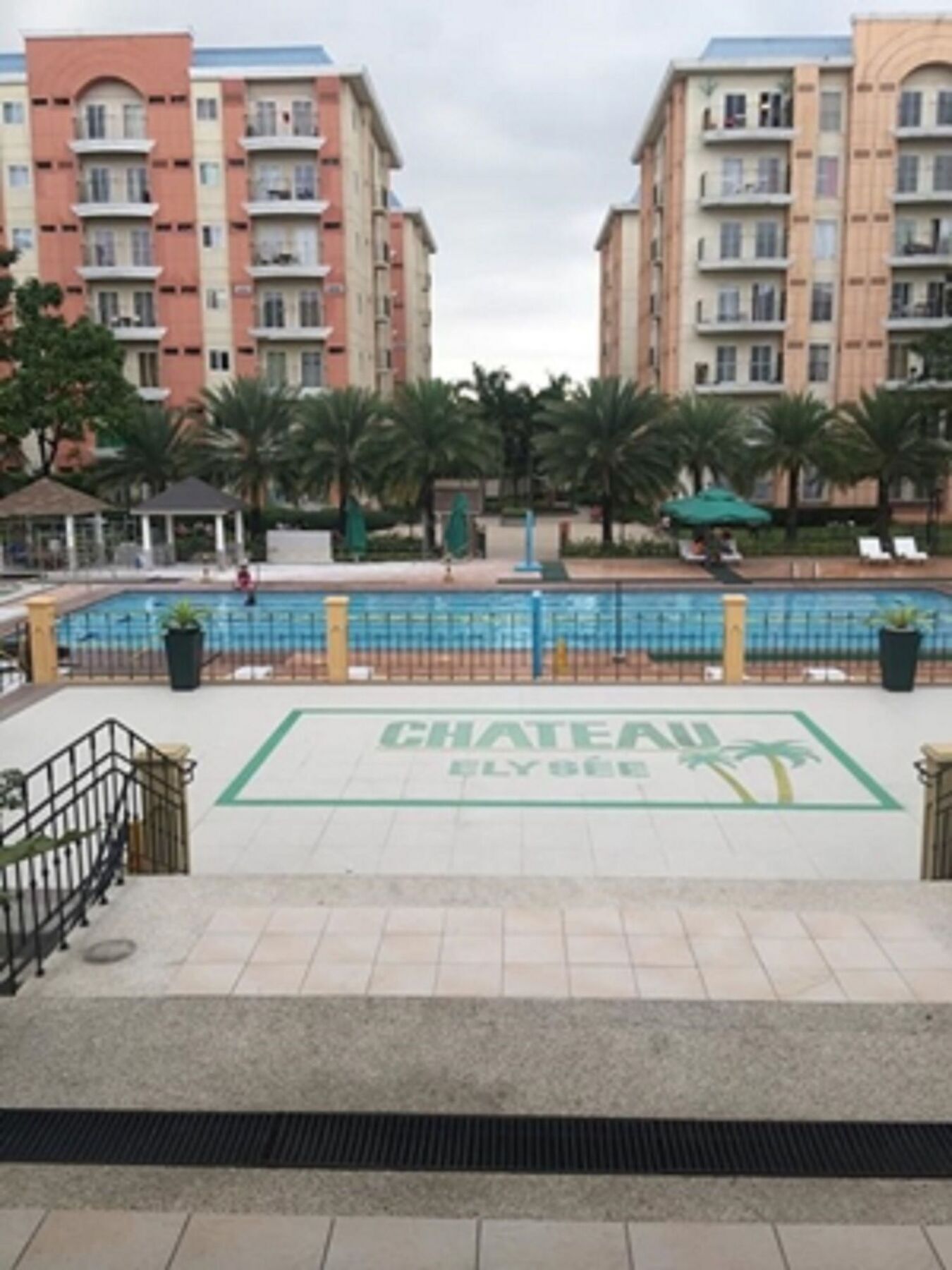 Karla'S Place At Chateau Elysee Paranaque City Eksteriør billede